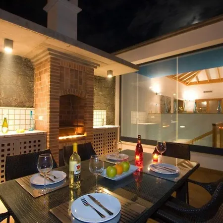 In Mit Terrasse, Whirlpool Und Grill Vakantiehuis